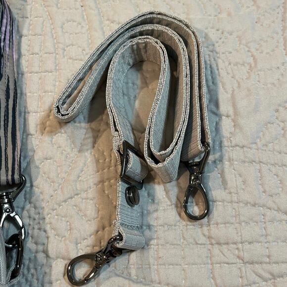 Lug Gray Quilted Flapper Convertible Waist Crossbody Bag Purse Travel Versatile - Picture 10 of 10